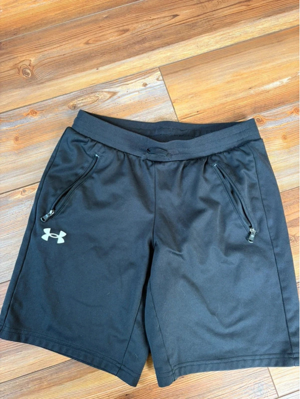 Youth Under Armour boys black sweat shorts size YLG loose fit